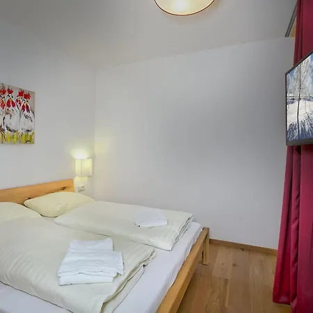 Stylish Neukirchen Home For 8 Guests * Neukirchen am Großvenediger