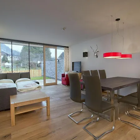 Stylish Neukirchen Home For 8 Guests * Neukirchen am Großvenediger