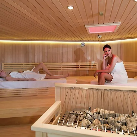 Stylish Neukirchen Home For 8 Guests *