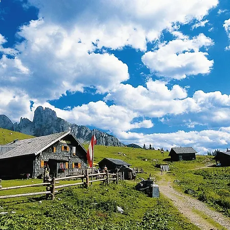 Stylish Neukirchen Home For 8 Guests