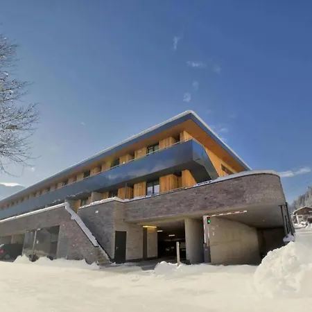 Stylish Neukirchen For 8 Guests 度假居