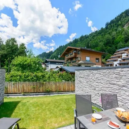 Vakantiehuis Stylish Neukirchen For 8 Guests