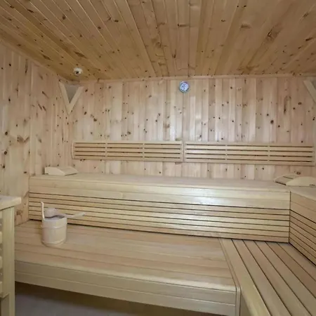 Stylish Neukirchen For 8 Guests Vakantiehuis *
